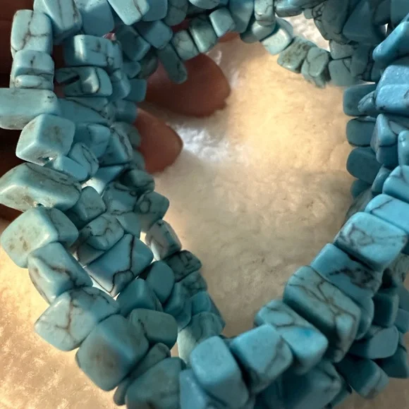 Avon vintage Turquoise Stone Stretch Bracelet - Picture 6 of 16